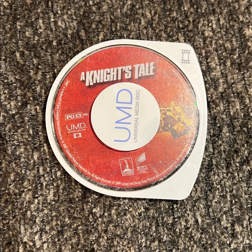 PSP UMD Movie Disc Lot of 17 with 2 Carrying Case